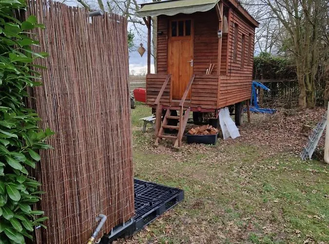 In Paradise Garden アパート *