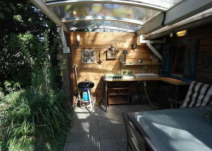 In Paradise Garden アパート